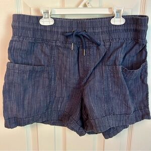 Athleta blue textured linen shorts